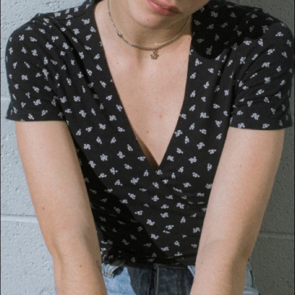 Brandy Melville Rae top. Lighting Worn